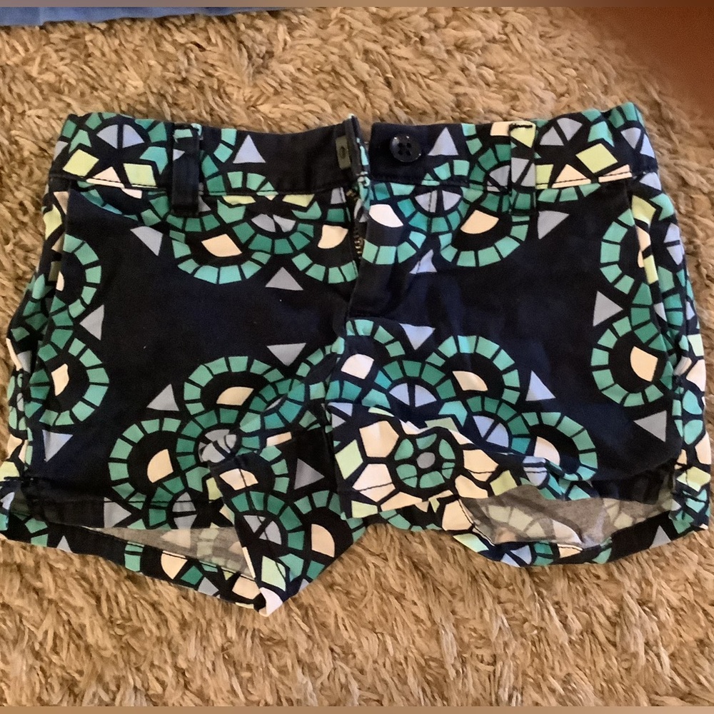 Gapkids size 6, little girls shorts, blue green and white fun pattern, EUC